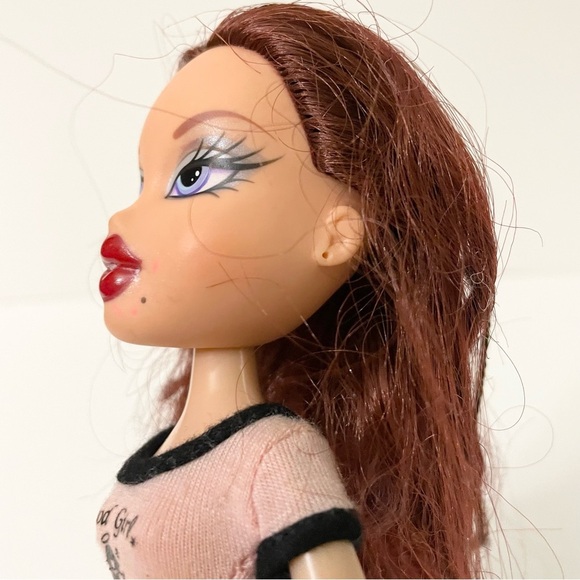 Bratz Doll Roxxi Twin MGA Doll - Picture 10 of 16
